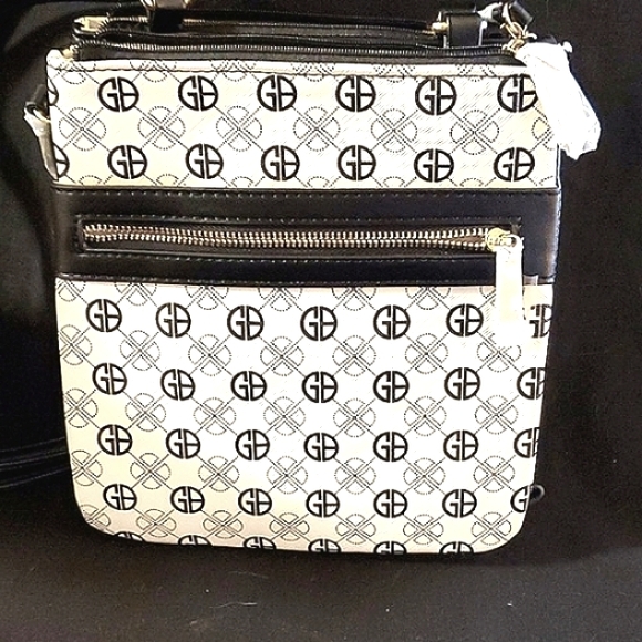 Giani Bernini NWOT Signature Crossbody - Picture 7 of 15